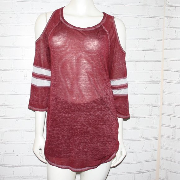 🍷✨ Maroon Mood · Cold Shoulder Top · SO · Size M - Picture 1 of 5